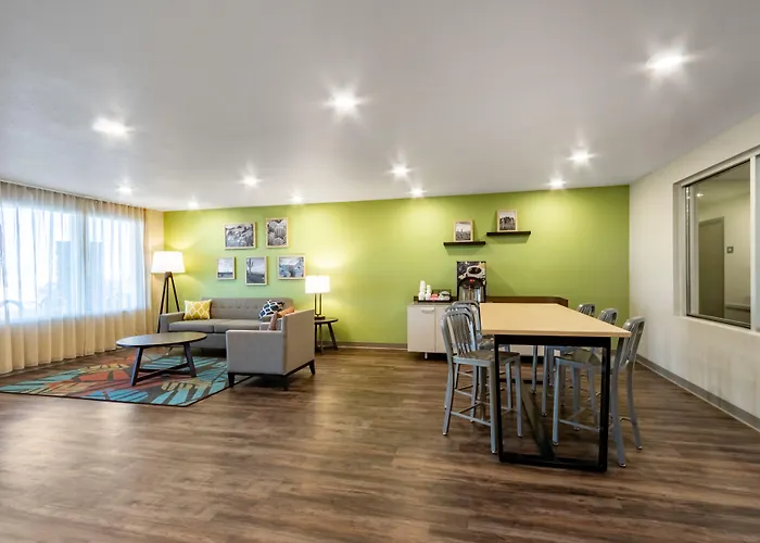 Woodspring Tolleson - Phoenix West Hotel 2*