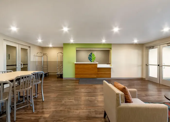 Woodspring Tolleson - Phoenix West Hotel 2*