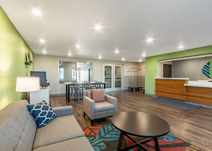 Woodspring Tolleson - Phoenix West Hotel 2*