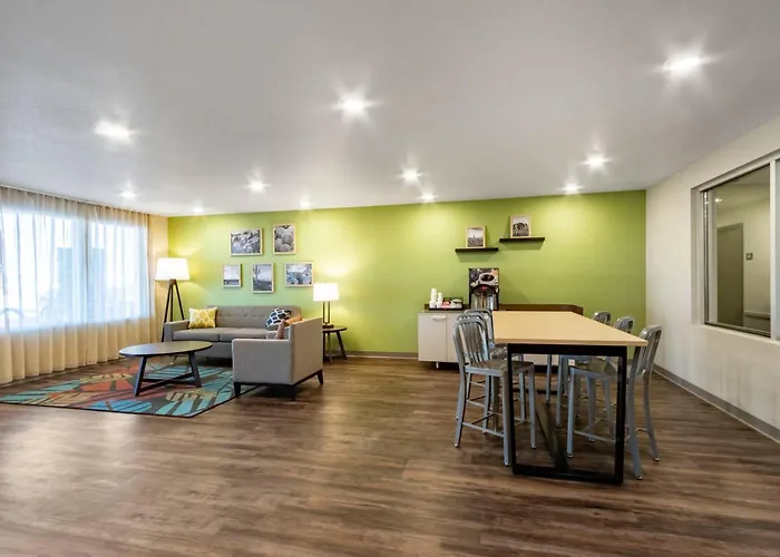 Woodspring Tolleson - Phoenix West Hotel